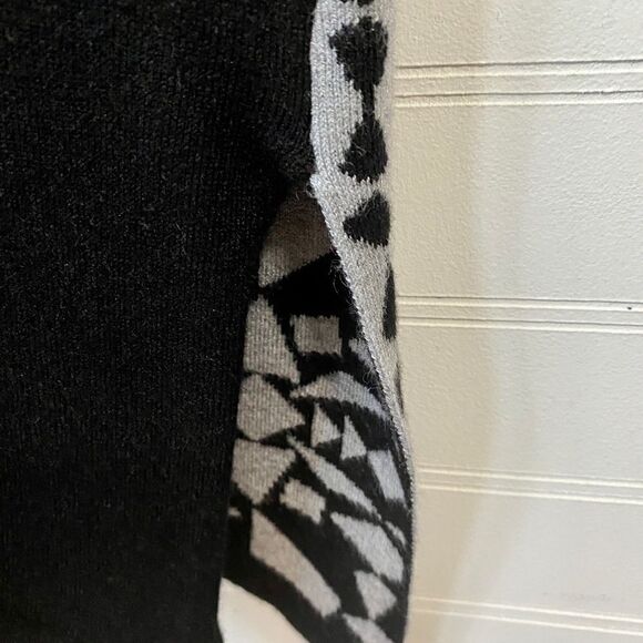 Kensie Black,Gray Print Block Asymmetrical Sweater - Picture 6 of 6